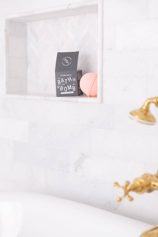 Bergamot &
Grapefruit Bath Bomb