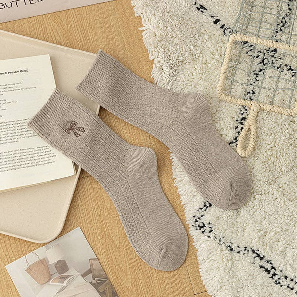 Milla Bow Embroidery Crew Sock